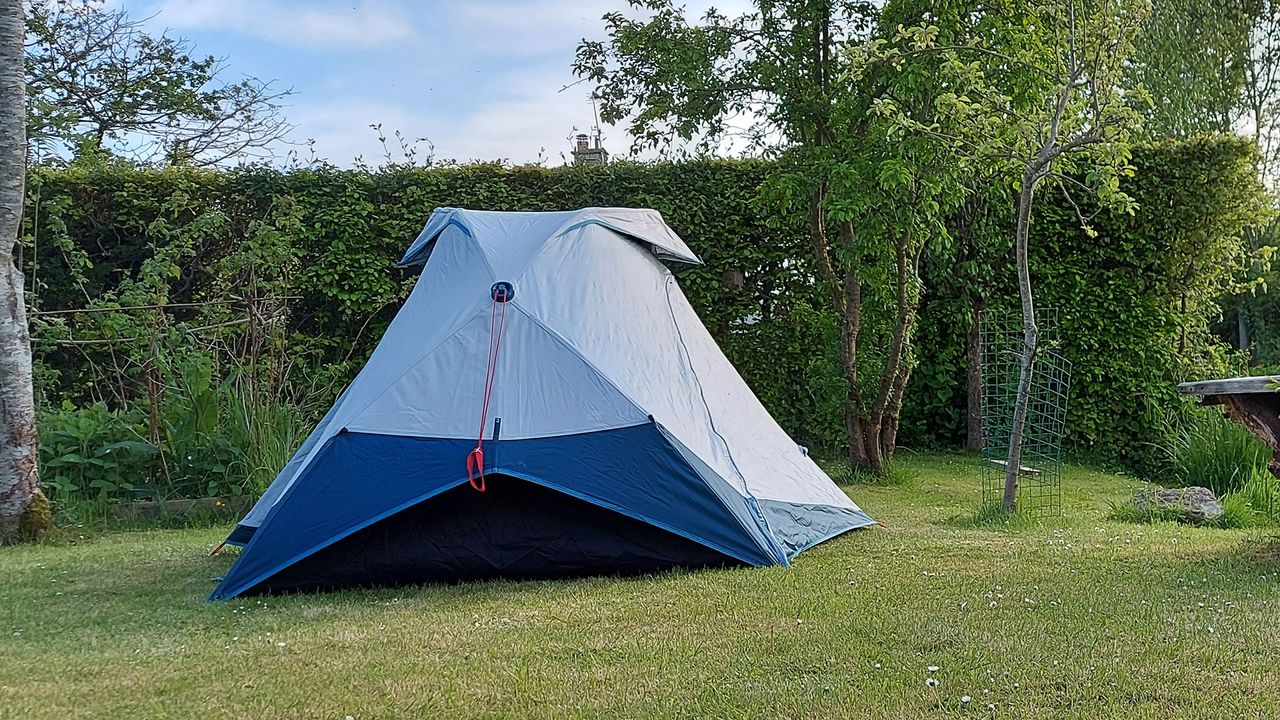 Quecha 2 Seconds Easy Fresh &amp; Black popup tent