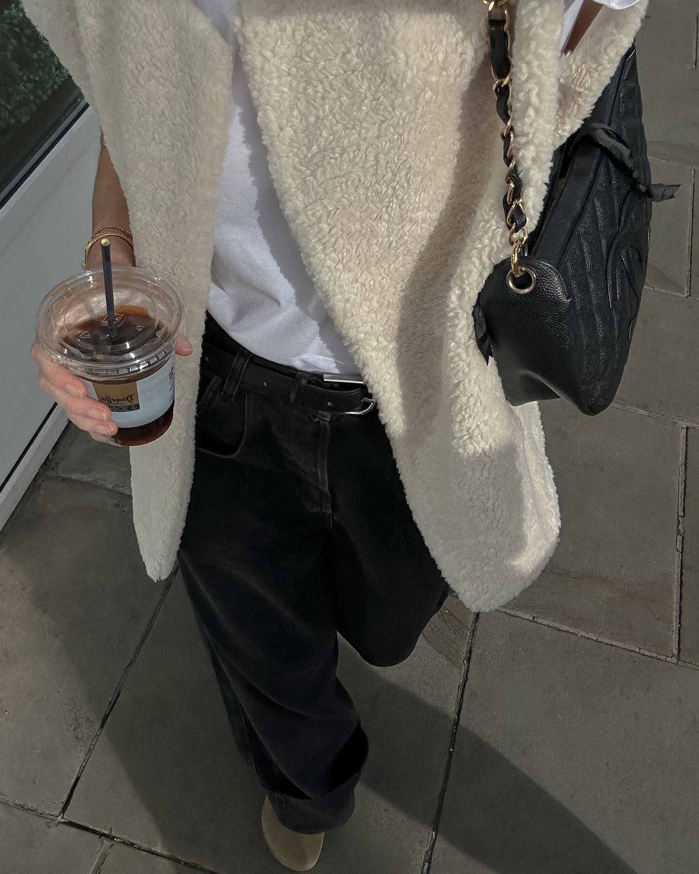 An image of @francescasaffari wearing a chic Birkenstock outfit.