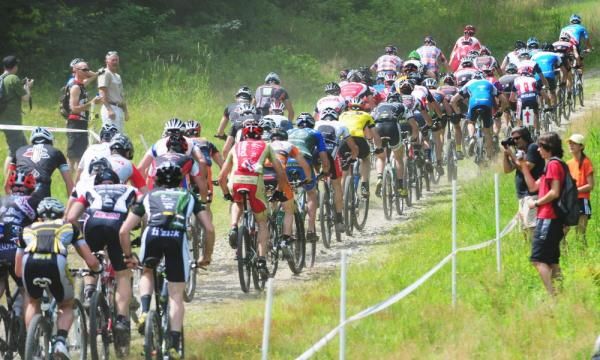 Elite men head up the mountain