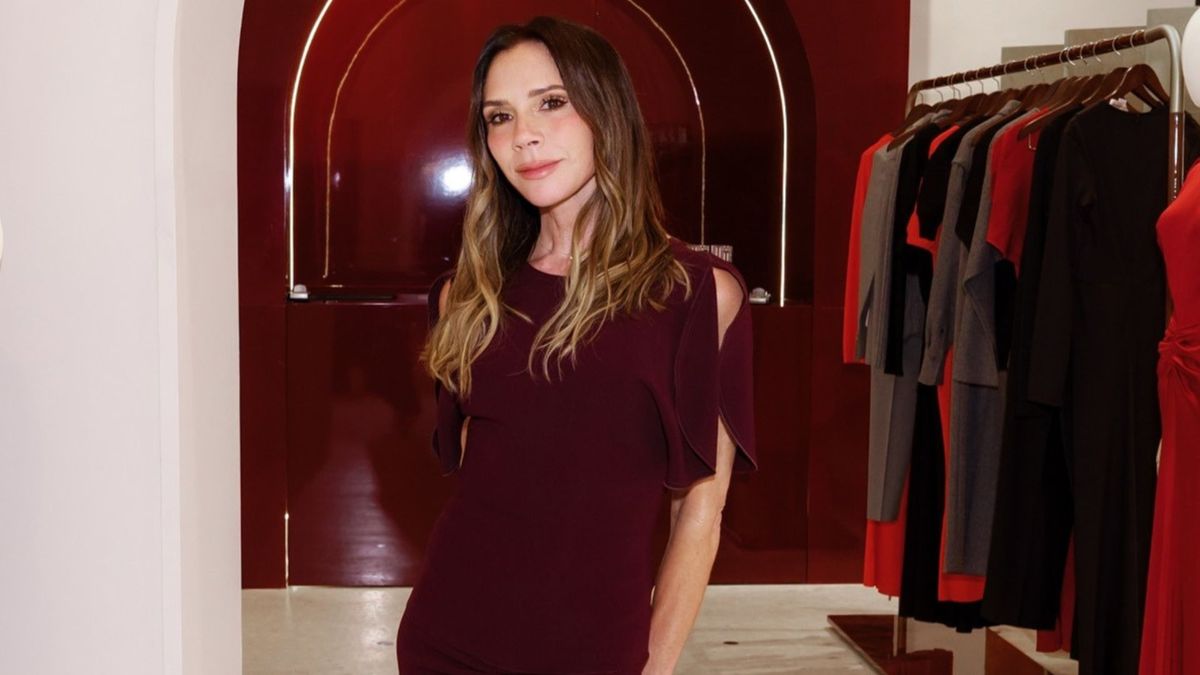 Victoria Beckham Just Wore the Shoe Colour That Makes Burgundy Dresses Look Extremely Elegant