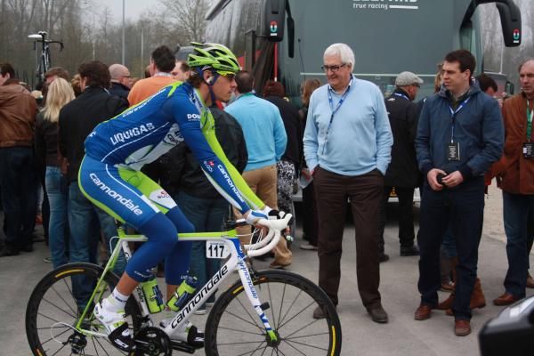 Daniel Oss (Liquigas-Cannondale) en route to the start.