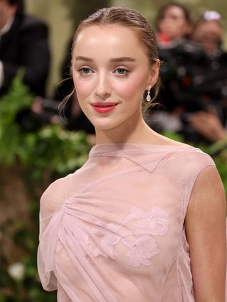 Phoebe Dynevor at the 2024 Met Gala