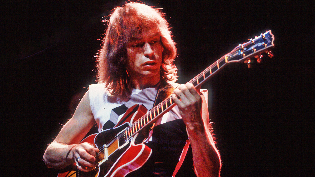 Steve Howe on July 17, 1982  in Hoffman Estates, Illinois. Illinois  (Photo by Paul Natkin/Getty Images)