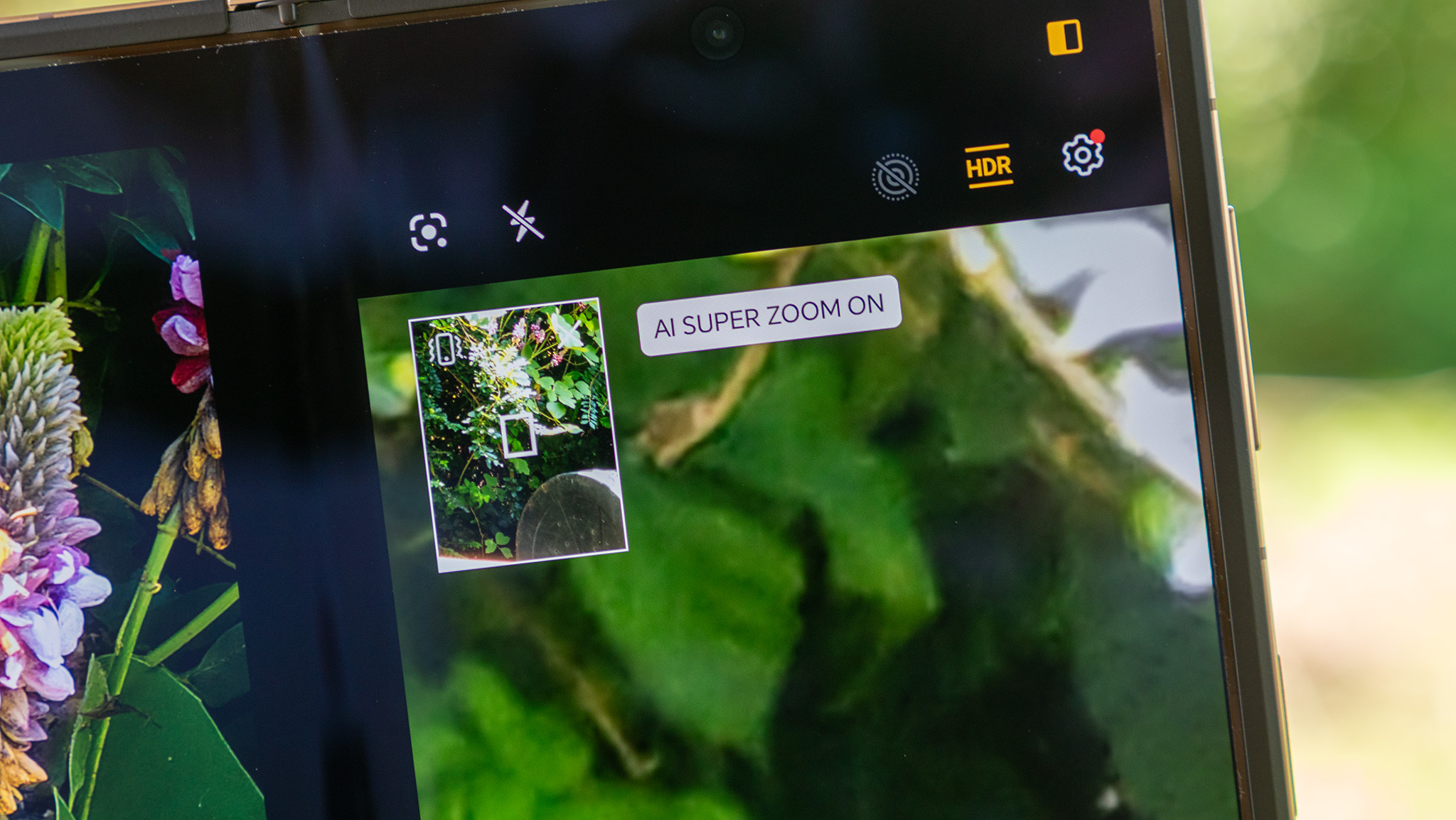 The camera viewfinder on the Honor Magic V5 with AI Super Zoom enabled
