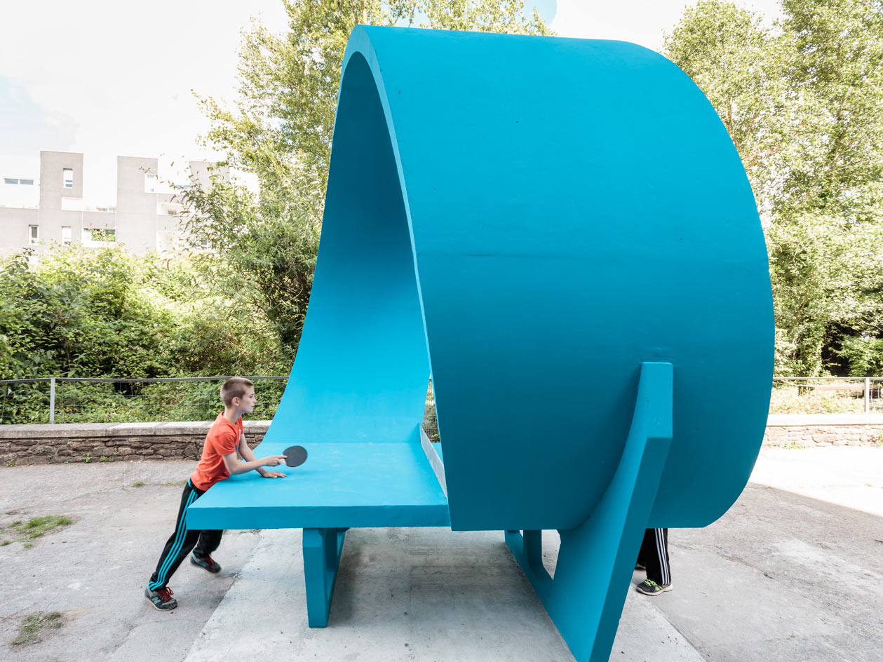 Blue topsy turvy table design