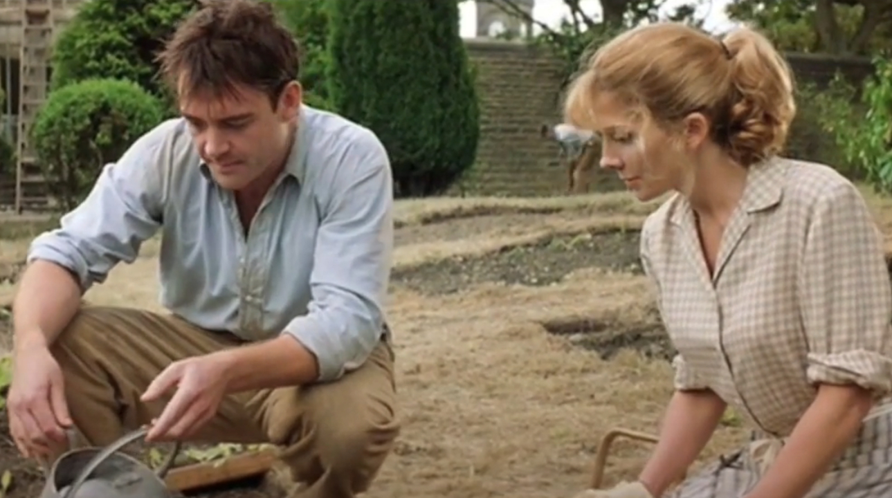 Marton Csokas and Natasha Richardson in Asylum