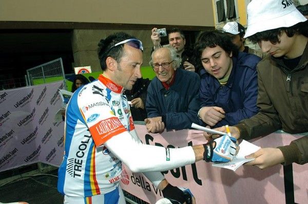 Davide Rebellin (Diquigiovanni-Androni) autographs.