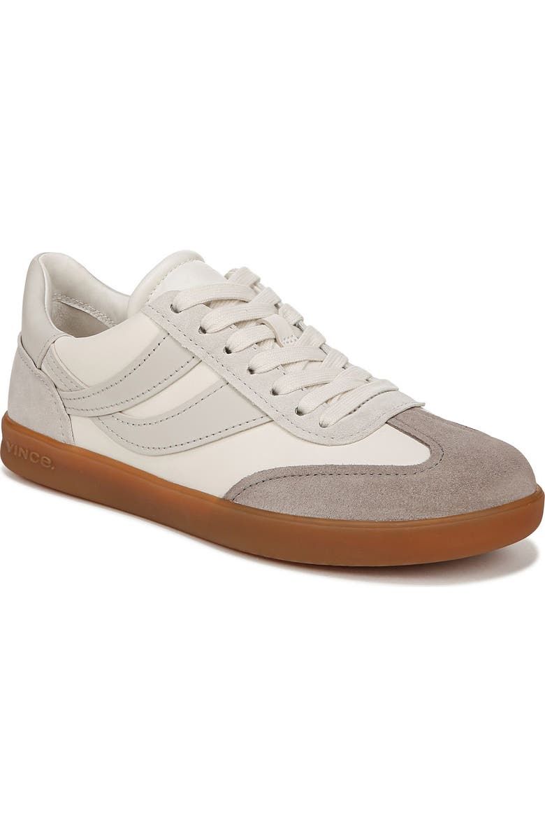Oasis Sneaker