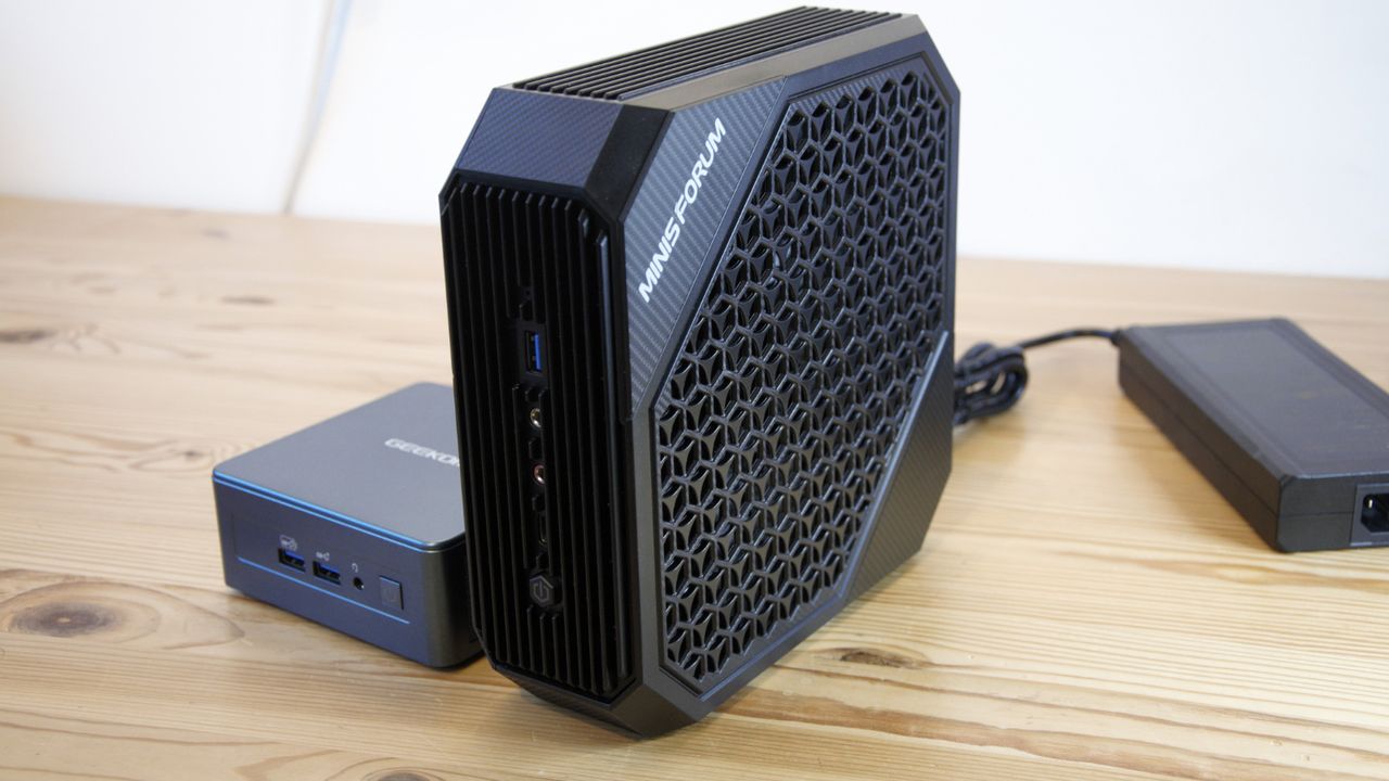 Minisforum Neptune HX77G