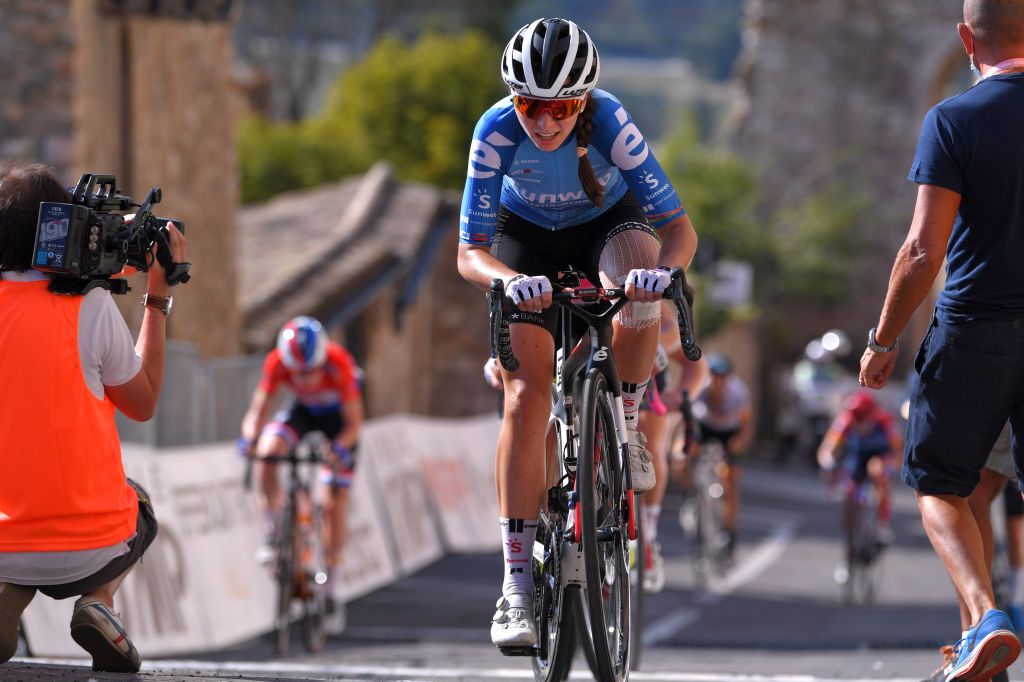 ASSISI ITALY SEPTEMBER 13 Arrival Liane Lippert of Germany and Team Sunweb during the 31st Giro dItalia Internazionale Femminile 2020 Stage 3 a 1422km stage from Santa Fiora to Assisi 413m GiroRosaIccrea GiroRosa on September 13 2020 in Assisi Italy Photo by Luc ClaessenGetty Images