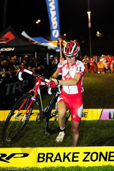 Lea Davison (Specialized) started at the back and passed dozens of racers to finish sixth.