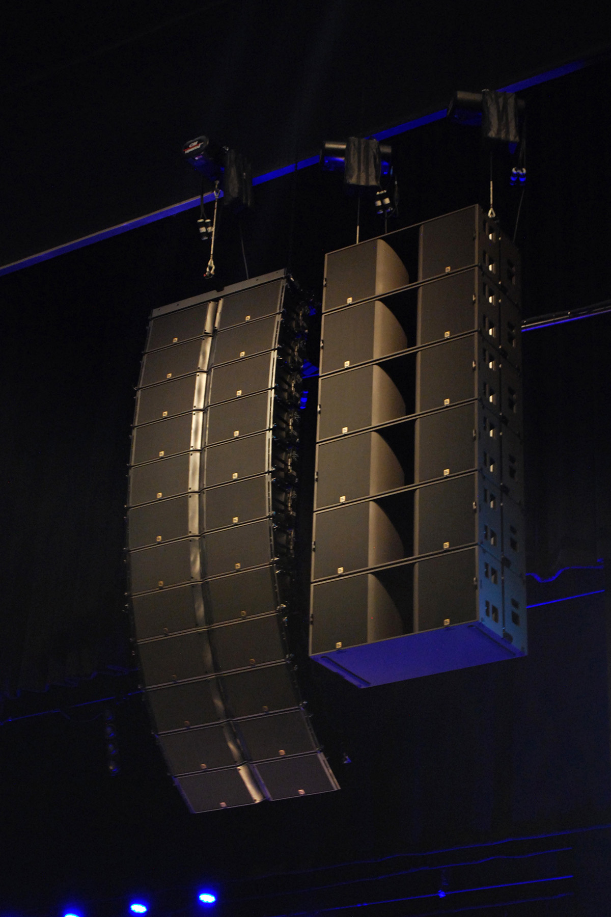 Texas Trust CU Theatre at Grand Prairie now has an L-Acoustics K2 rig.