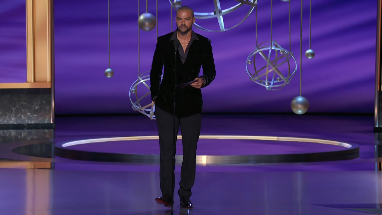 Jesse Williams appears at the 2025 Emmy Awards.