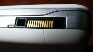 Sony Ericsson FastPort charge port