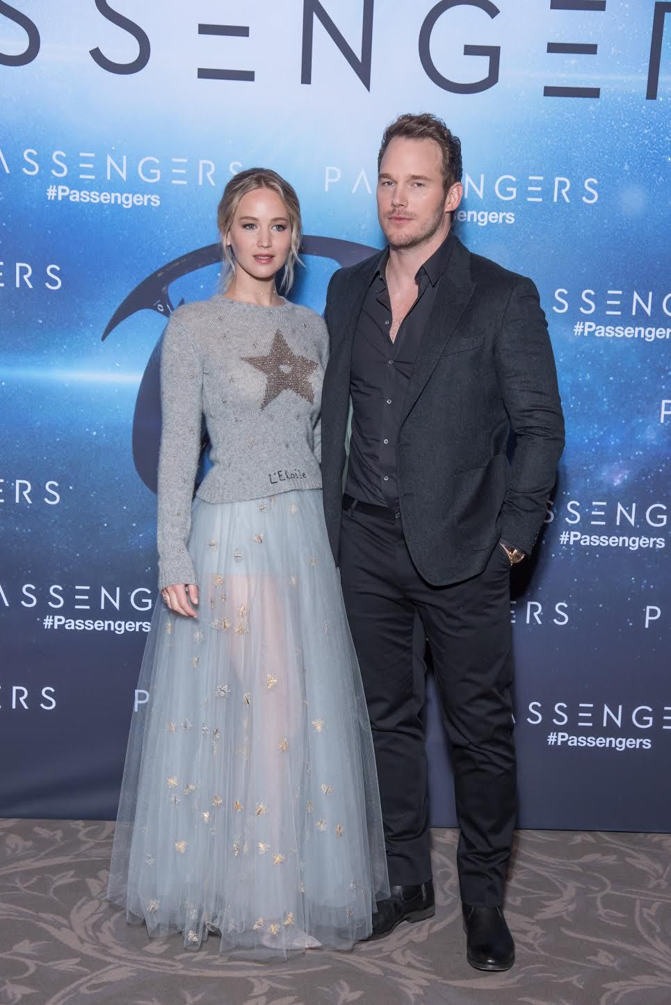 See Jennifer Lawrence's Stellar Look While In Paris For Passengers ...