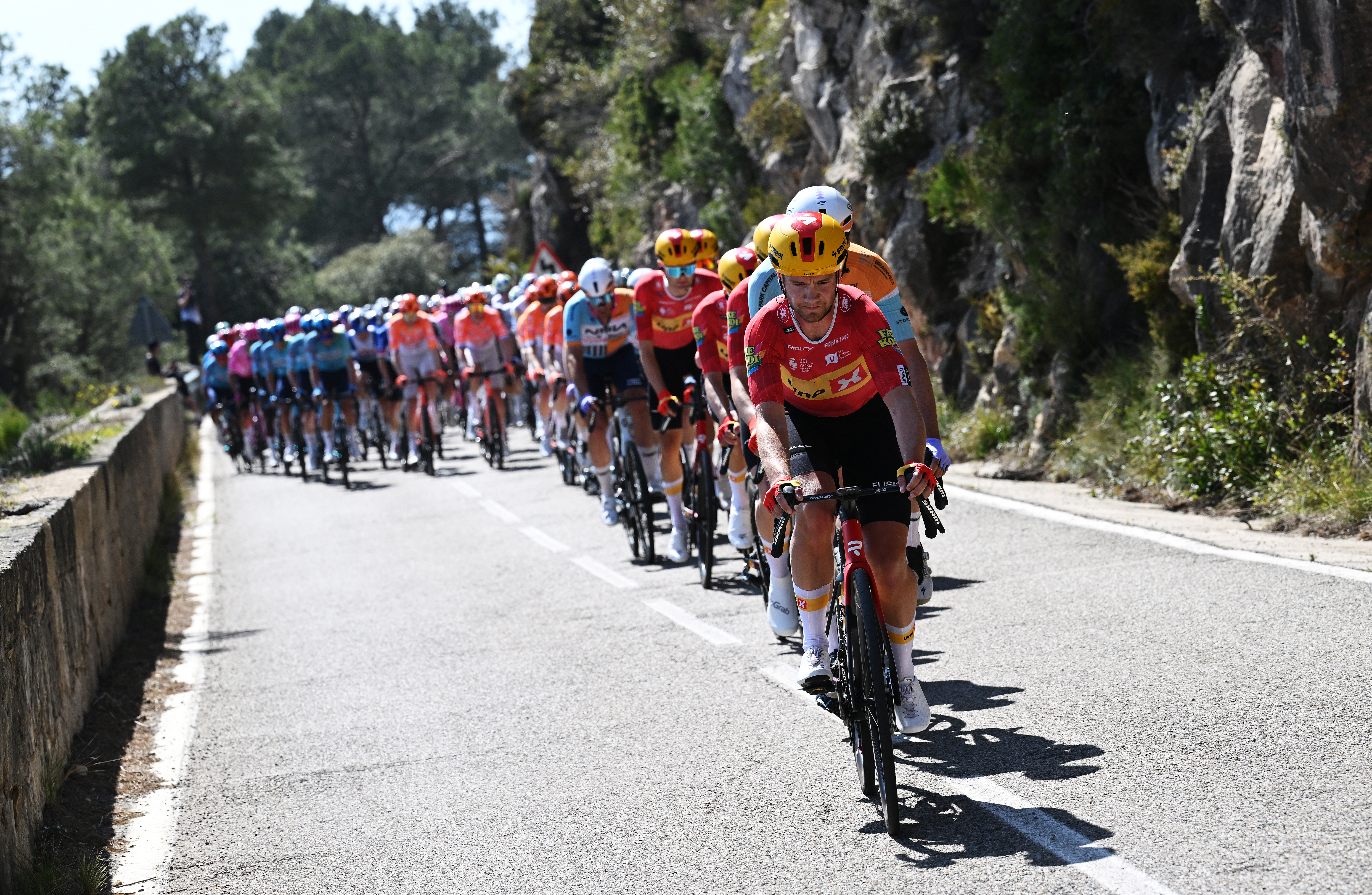 Martin Urianstad lead the peloton on stage 3 of the Volta a Catalunya 2026