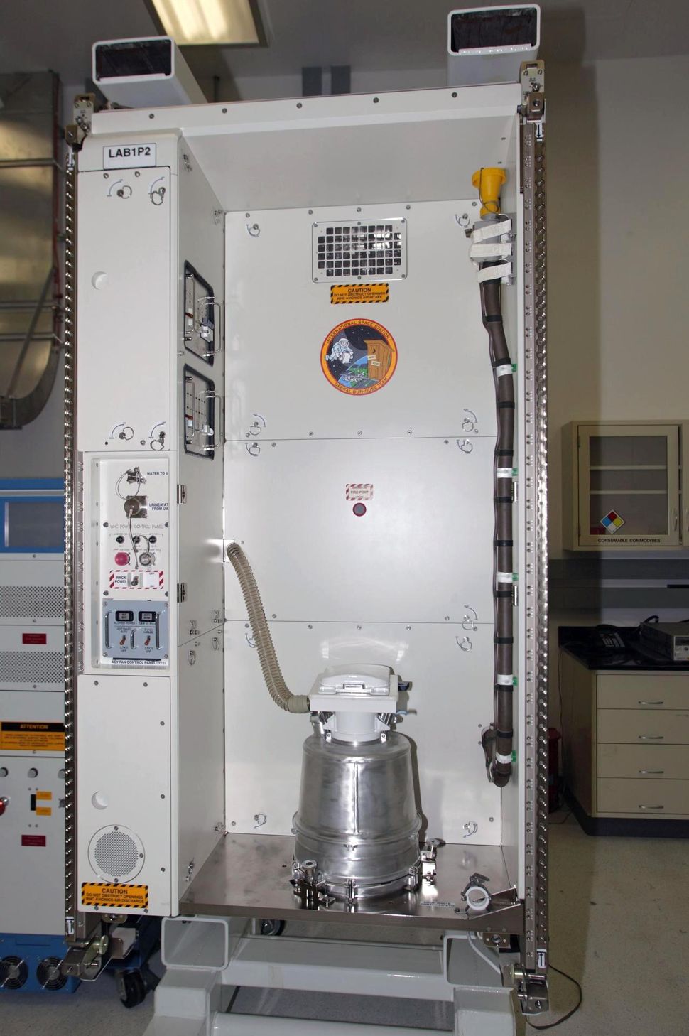 spacex-s-crew-dragon-has-a-new-space-toilet-for-astronauts-but-how