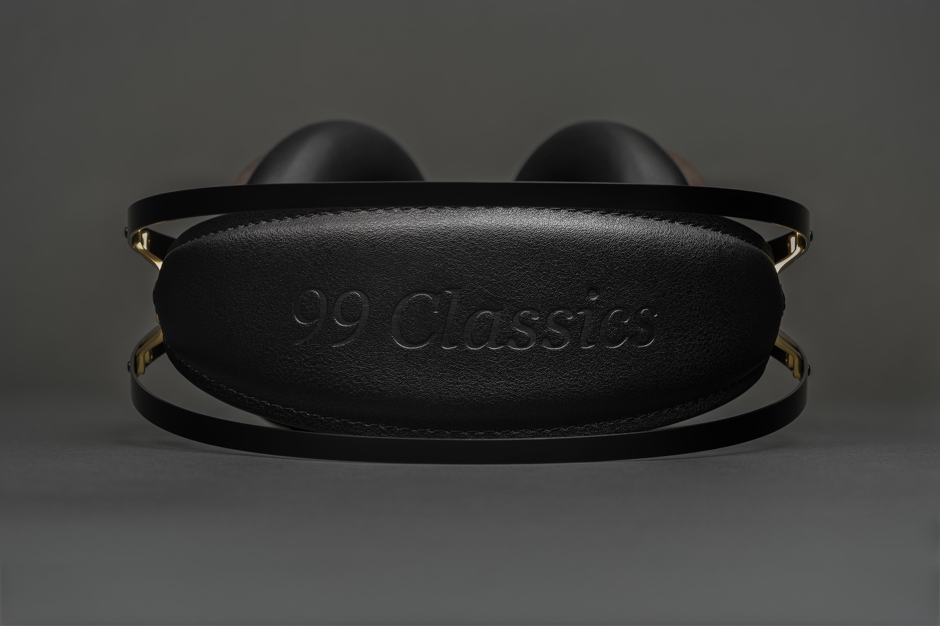 Meze Audio 99 Classics (2nd Generation) from different angles