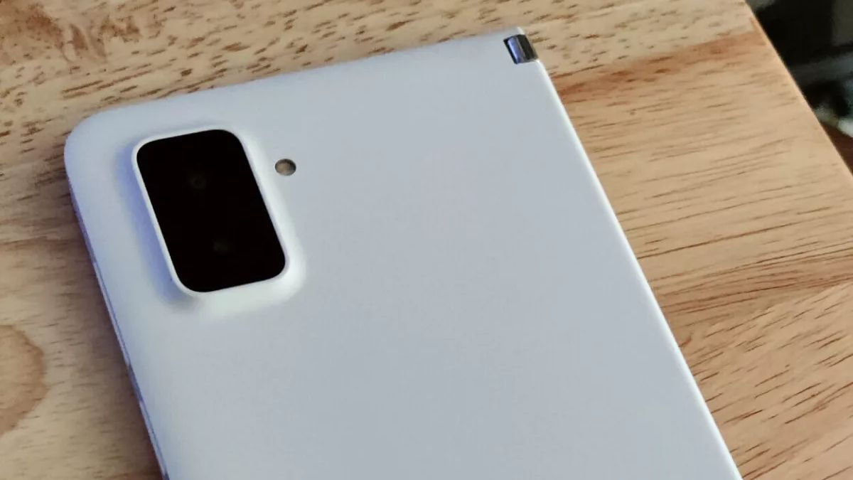 Microsoft’s scrapped Floor Duo emerges — a mid-range cellphone with a dual-camera array