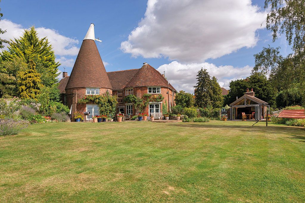 Houses for sale with barbecues: The Oast, Ulcombe, Maidstone, Kent