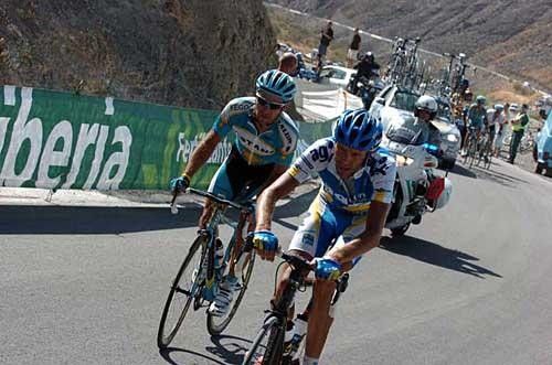 St&eacute;phane Goubert (AG2R Prevoyance) rides with Sergio Paulinho (Astana Team).