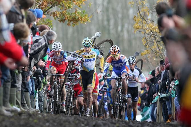 Kevin Pauwels, Bart Wellens and Lars Van Der Haar lead the pack
