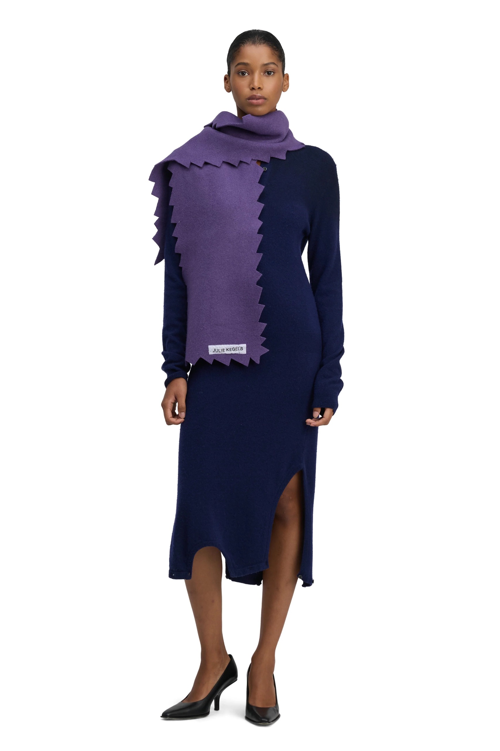 Julie Kegels, Scarf