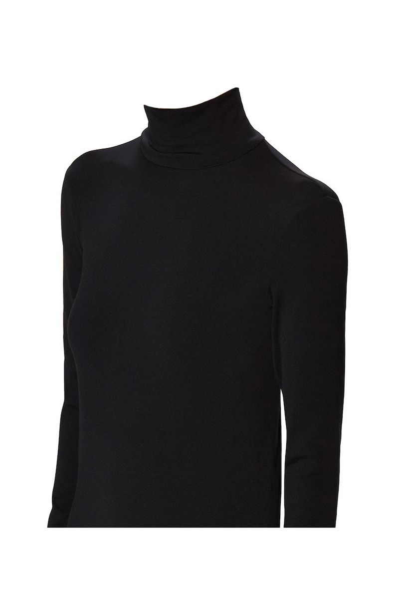 Clothing, Black, Sleeve, Neck, Shoulder, Outerwear, Collar, T-shirt, Sweater, Jersey,