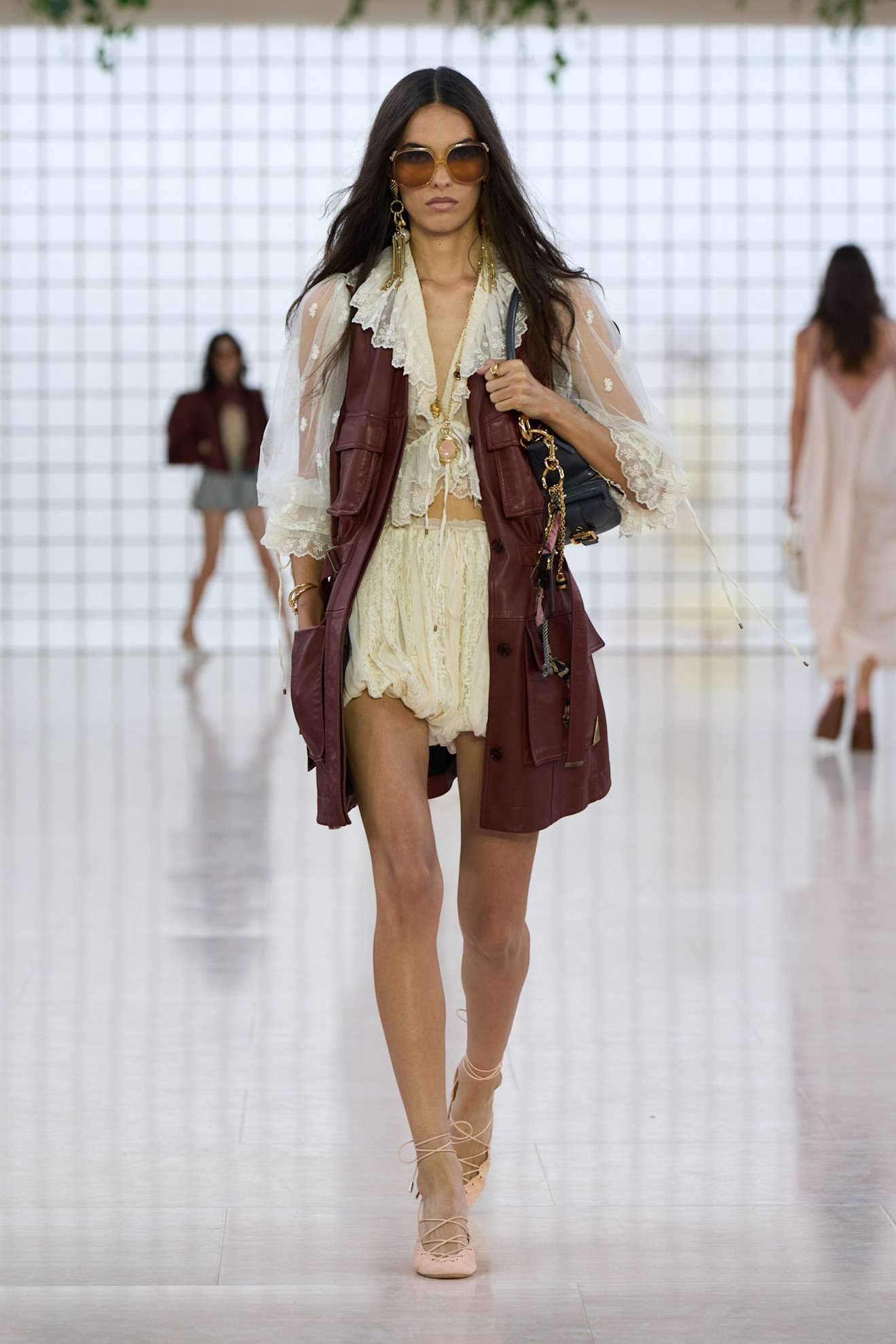 An image of one of the biggest sunglasses trends of 2025 on the Chloe spring/summer 2025 runway.