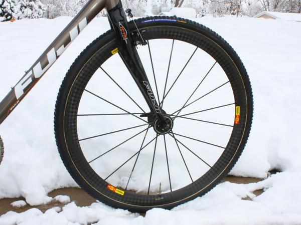 Frattini's bike is fitted with top-end Mavic Cosmic Carbone Ultimate tubular wheels.