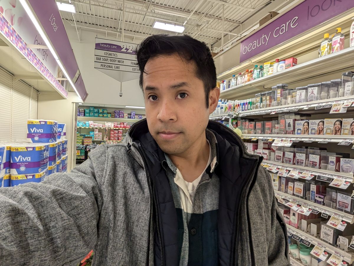Google Pixel 8a selfie sample.
