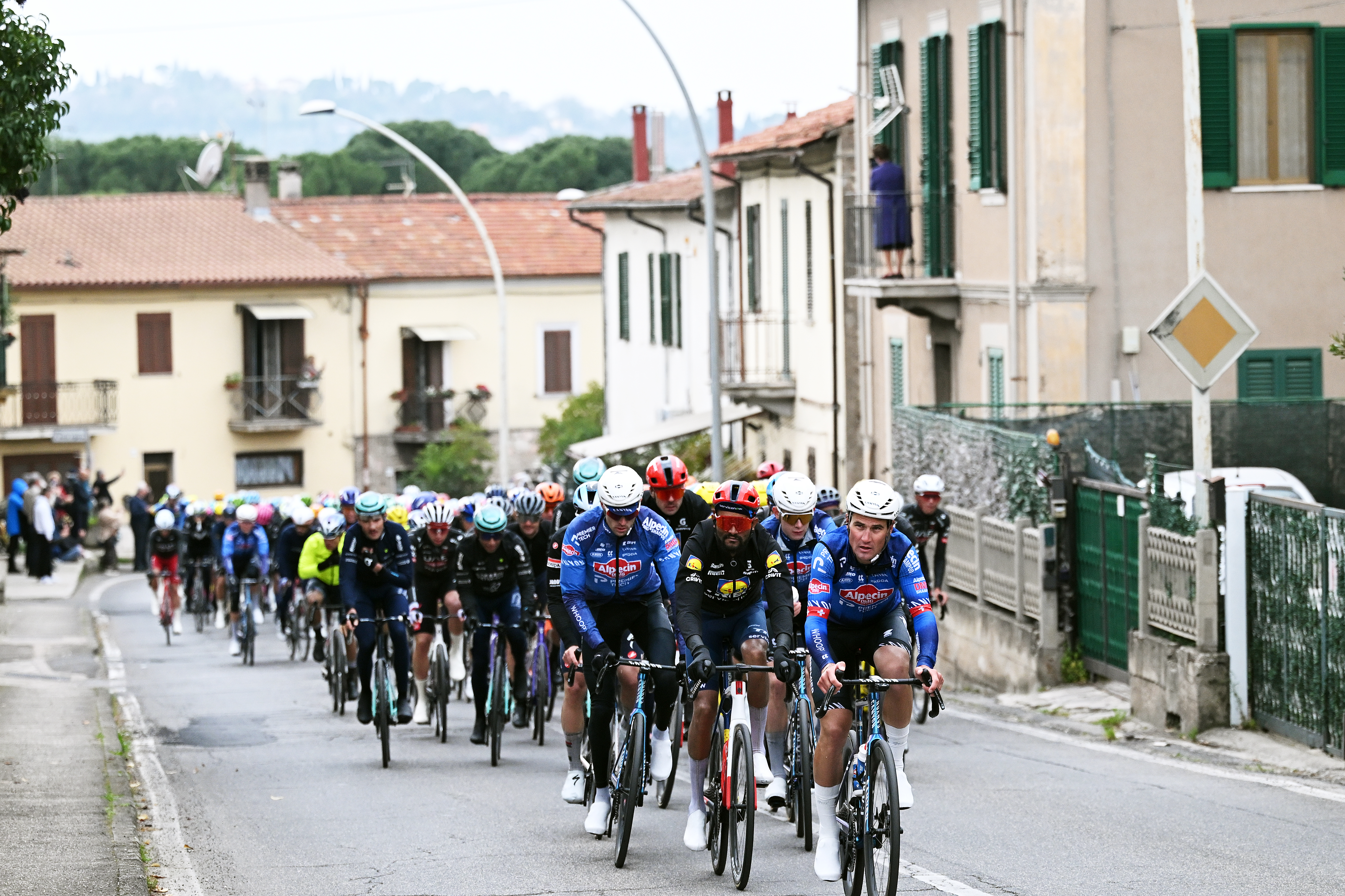 Tirreno-Adriatico stage 3 LIVE - Rain continues to batter the peloton as they roll along the longest stage of the race