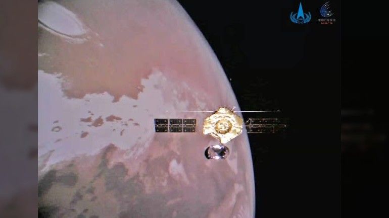 China&#039;s Tianwen-1 Mars orbiter captured this stunning selfie above the Red Planet by jettisoning a small camera and beaming photos via WiFi to the mothership.