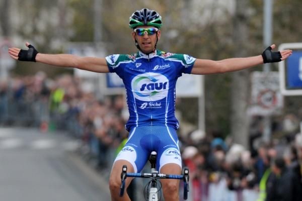 Laurent Mangel (Saur-Sojasun) wins