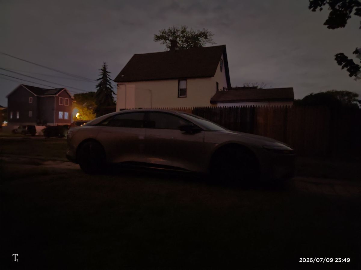 Trump Phone T1 camera sample.