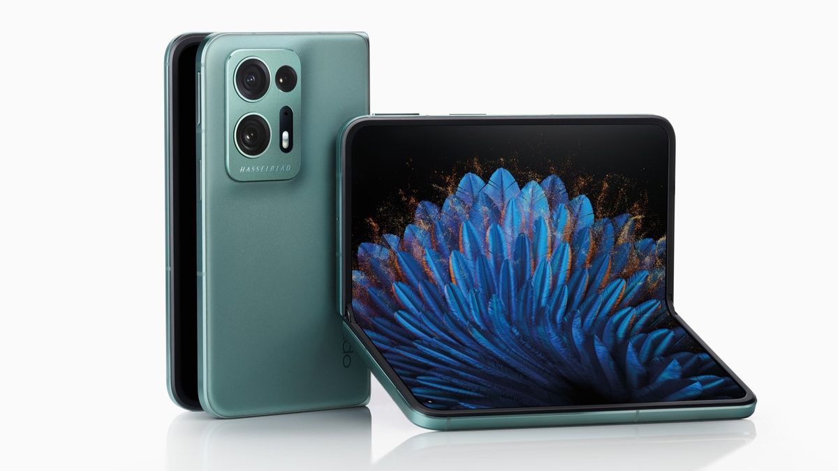 The Oppo Find N2 challenges the Galaxy Z Fold 4 with a far narrower display crea..