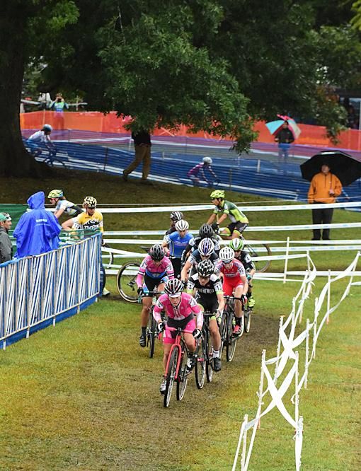 Arley Kimmerer (PB2) leading the race on lap one with Compton sitting fifth wheel