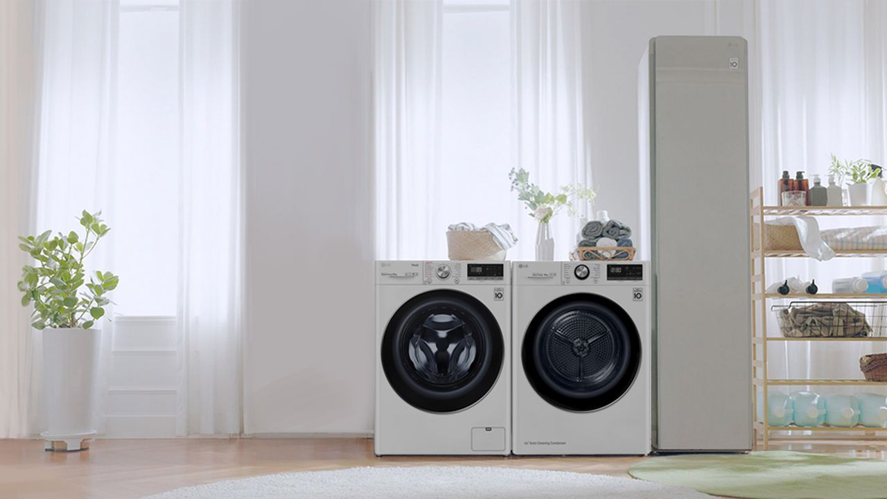 LG FDV909W EcoHybrid™ Tumble Dryer