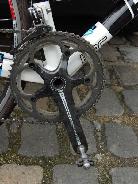 BMC apparently had some chainrings left over from the Astana sponsorship judging by the etching on the inner chainring.