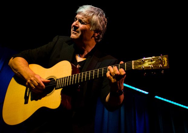 Juber Laurence Juber Premieres Acoustic Arrangement of The Beatles'