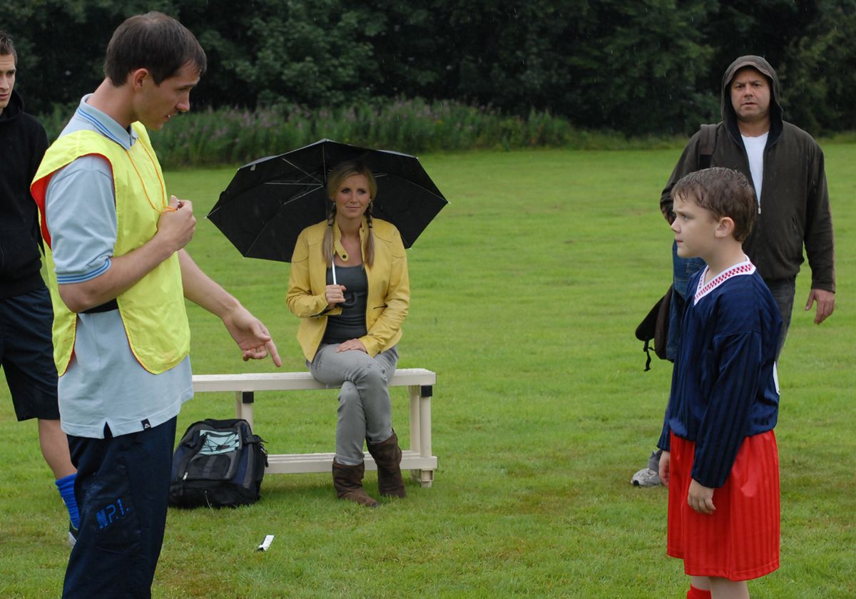 Tom fights back at football training