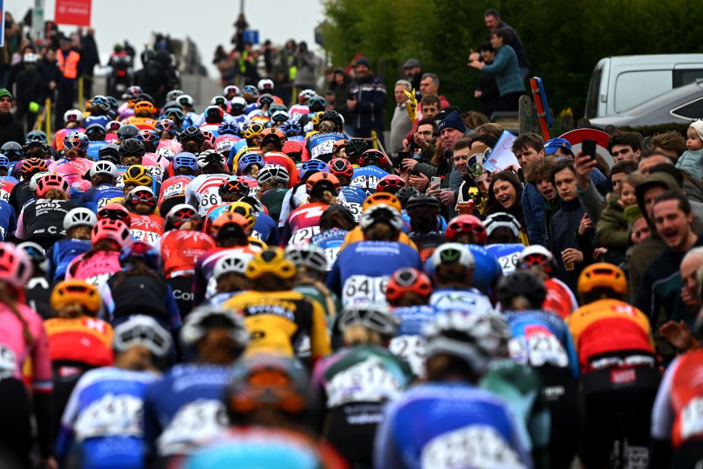 The women&#039;s peloton racing at Tour of Flanders