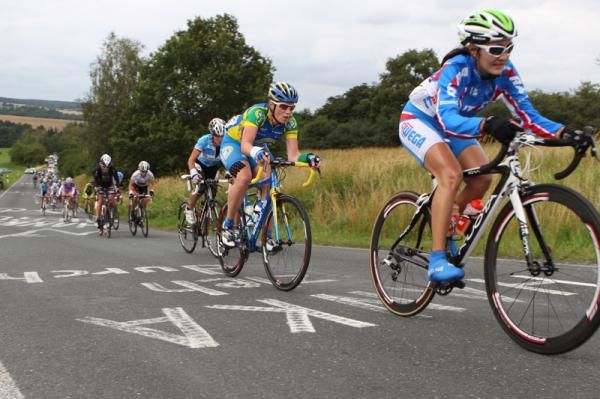 The bunch got strung out on the climb