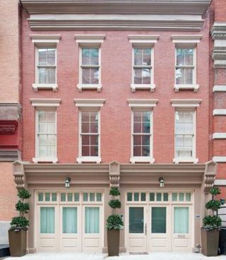taylor swift’s new pink townhouse in new york
