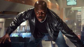 Samuel L. Jackson navigates an airplane in Snakes on a Plane