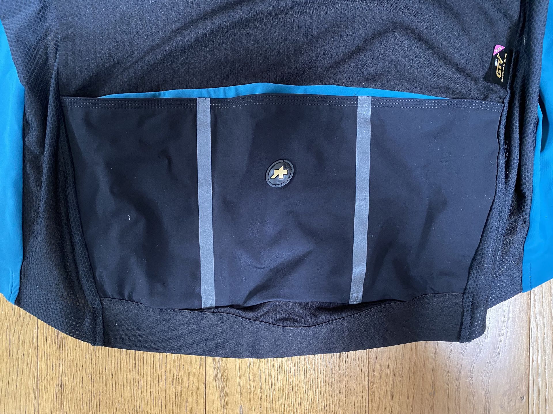 Assos UMA GTV Jersey C2 rear pocket detail