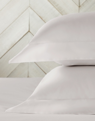 Essentials Egyptian Cotton Oxford Pillowcase With Border &amp;ndash; Single | the White Company