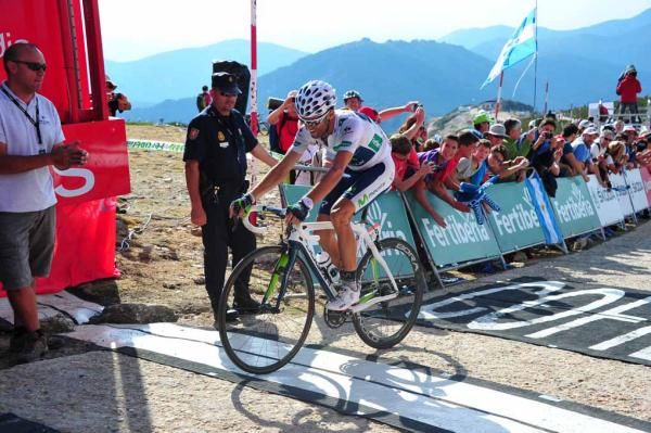 Alejandro Valverde (Movistar) atop Bola del Mundo at the Vuelta a Espana.