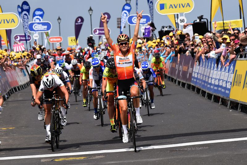 Lizzie Armitstead (Boels Dolmans) celebrates winning the opening stage