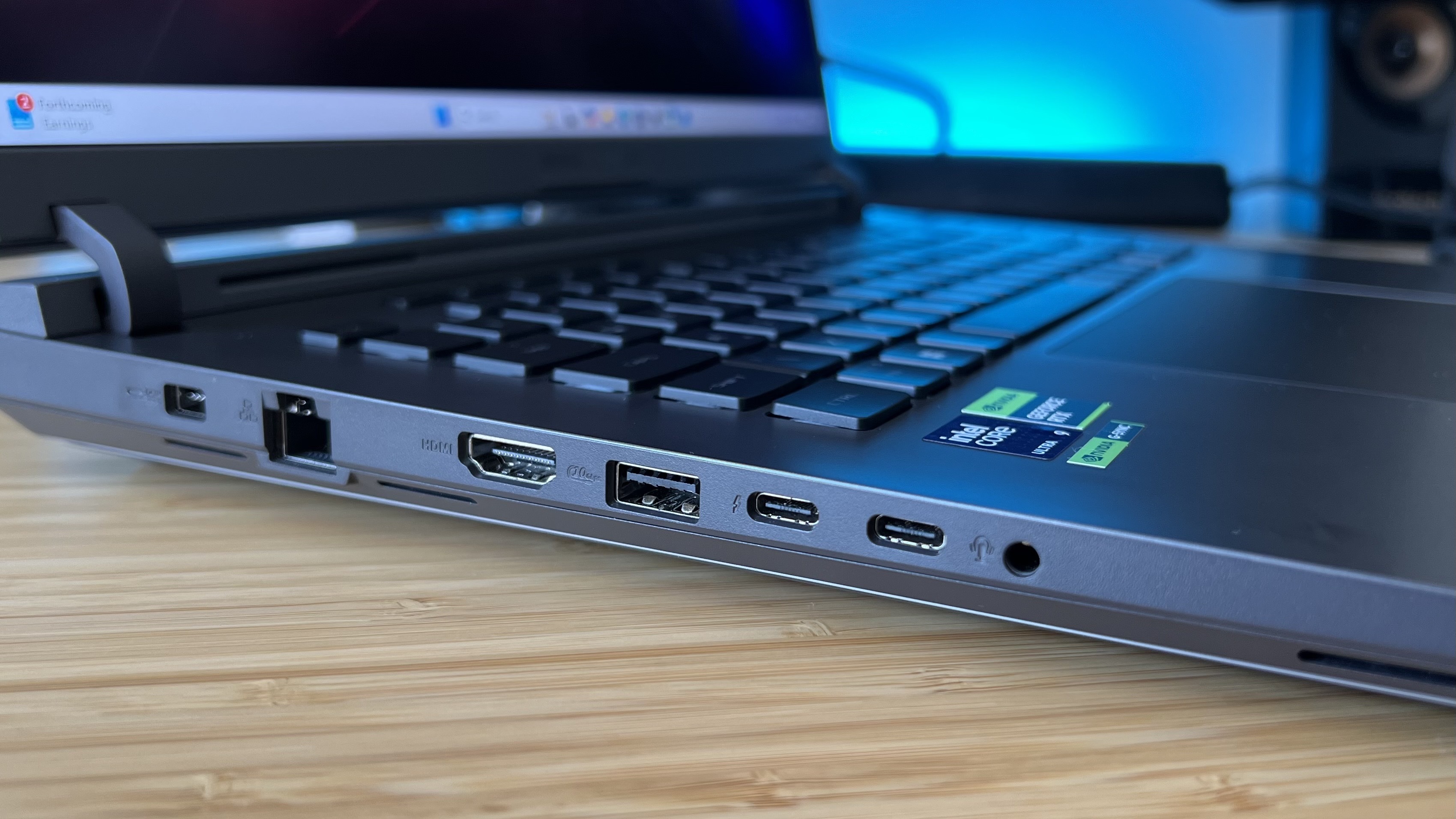 Close up on ports on right side of Asus ROG Strix G16 gaming laptop